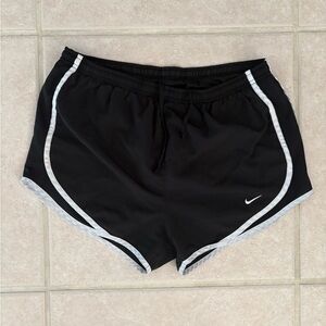 NWOT Nike Women's Tempo Dri-FIT Running Shorts - Size Small